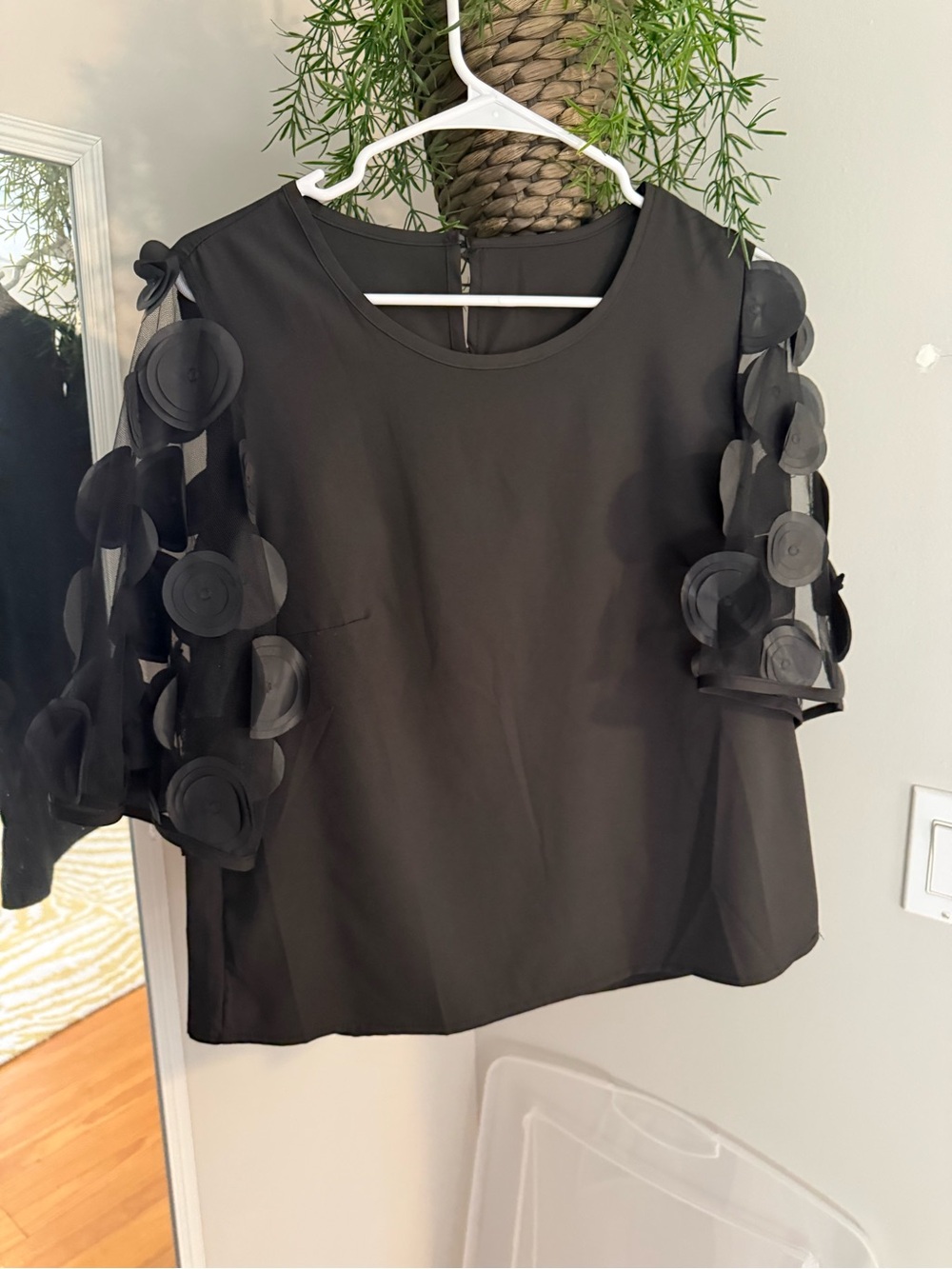 Black Women's Floral Applique Sleeve Top